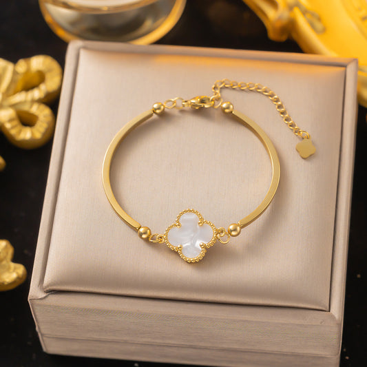Van Cleef & Arpels Clover Bangle